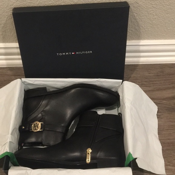 ONE MORE LEFT Tommy Hilfiger Rumore black boots - Picture 2 of 8